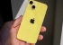 Mở hộp chiếc iPhone 14 màu vàng có gì lạ ? 